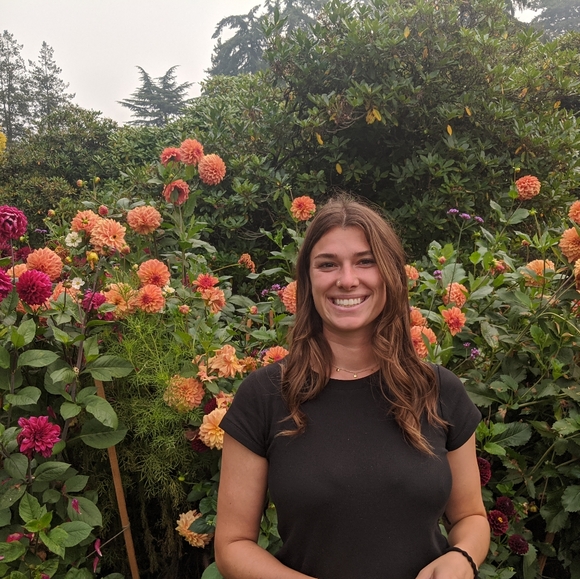 Meet your Posher, Laurenne - Picture 2 of 2